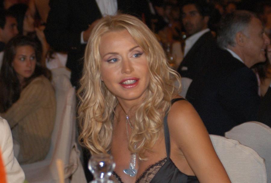 Elezioni regionali, Valeria Marini: «Contenta che abbia vinto una donna»