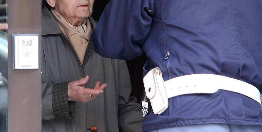 La polizia è intervenuta appena ricevuta la telefonata della signora anziana