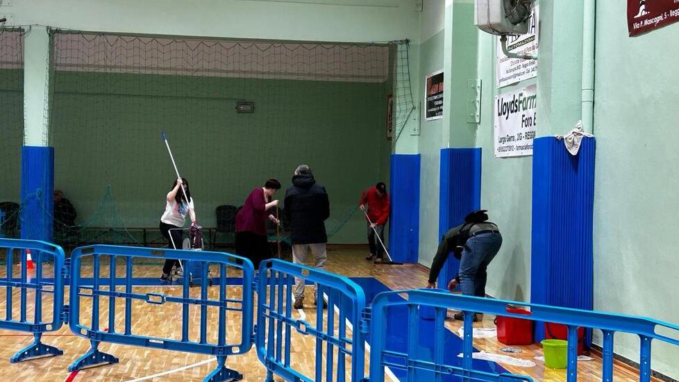 Pioggia incessante e l’Ex Gil si allaga: «Non è la prima volta»