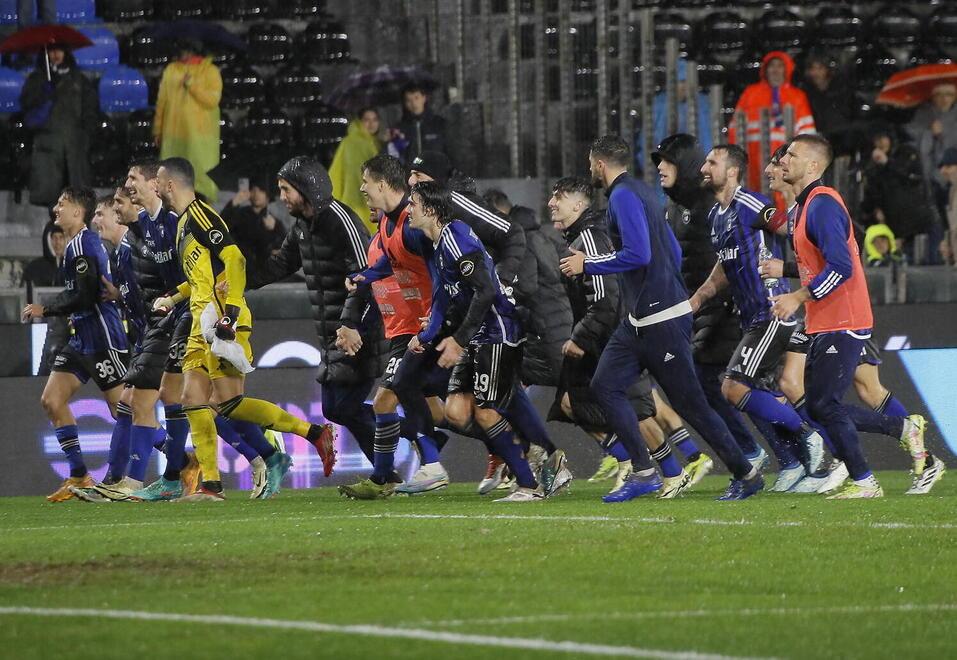 Il gruppo nerazzurro celebra l’acuto contro la Sampdoria
