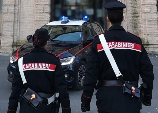 Perseguita un 12enne a scuola e fuori: minorenne denunciato dai carabinieri