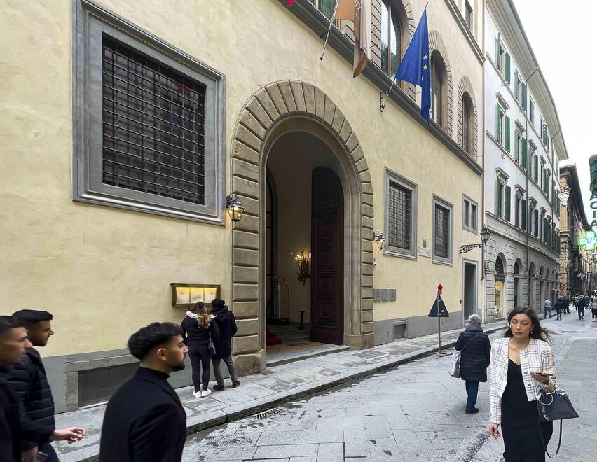 Firenze, in vendita Palazzo Portinari: qui Dante incontrò Beatrice per la prima volta<br />
<br type="_moz" />
