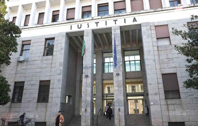 Trovato morto a 27 anni alla caserma Gamerra: «Mio figlio poteva essere salvato»