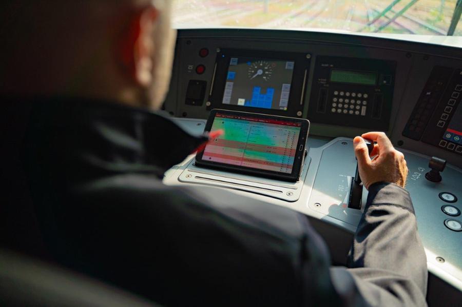 Trenitalia Tper cerca macchinisti, per le domande c’è tempo fino al 14 marzo