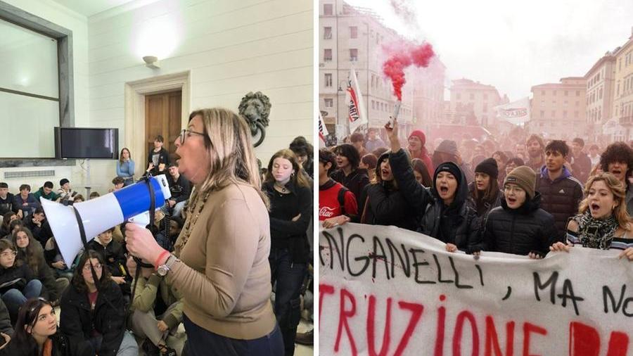“Fuori i manganelli, dentro gli ombrelli”: a Livorno studenti in piazza. Poi l’acceso confronto con la presidente della Provincia – Video