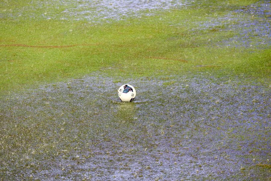 Maltempo, domenica senza calcio: stop dalla Prima categoria in giù