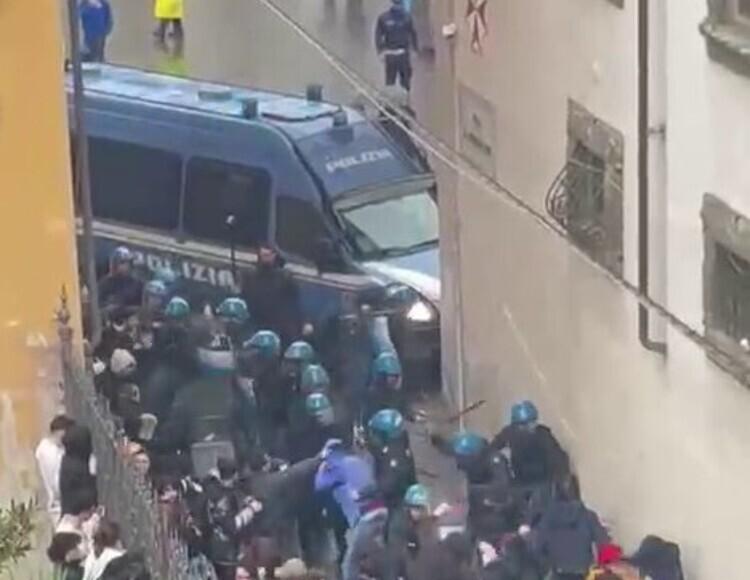 Pisa, identificazione di agenti e ragazzi dopo gli scontri al corteo: due settimane per concludere