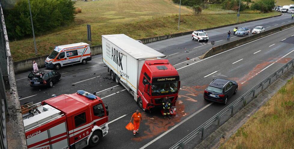 Morto nell’incidente in Fi-Pi-Li, assoluzione per i sei imputati: l’incidente a Pontedera dove manca il new jersey