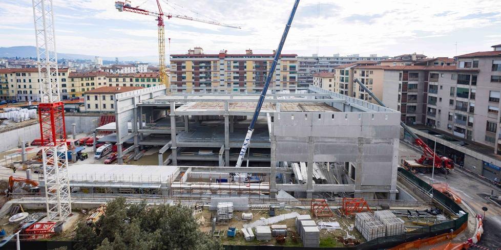 Morti nel crollo di Firenze, ripartono i lavori nelle aree esterne del cantiere