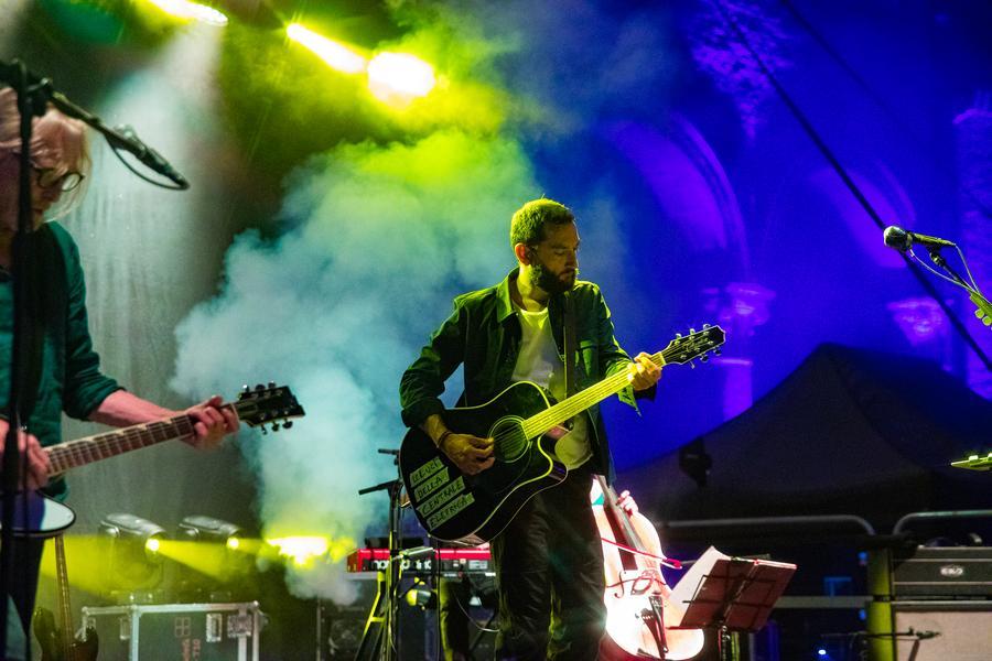 Ferrara, Vasco Brondi “Illumina tutto”: conto alla rovescia per il disco