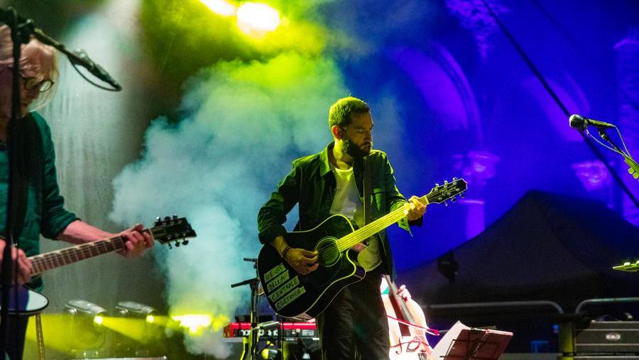 Ferrara, Vasco Brondi “Illumina tutto”: conto alla rovescia per il disco