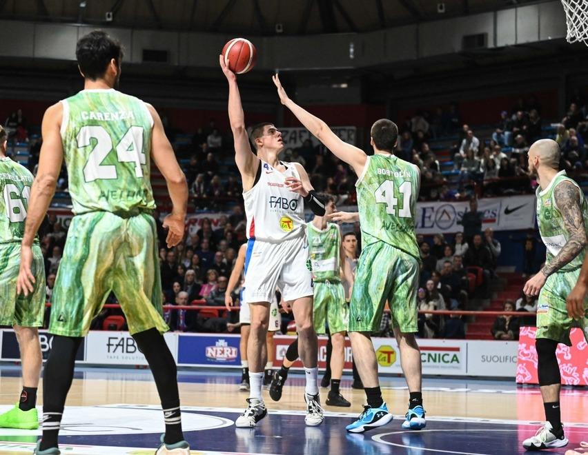Serie B,  undici squadre in otto punti Solo cinque arriveranno ai playoff