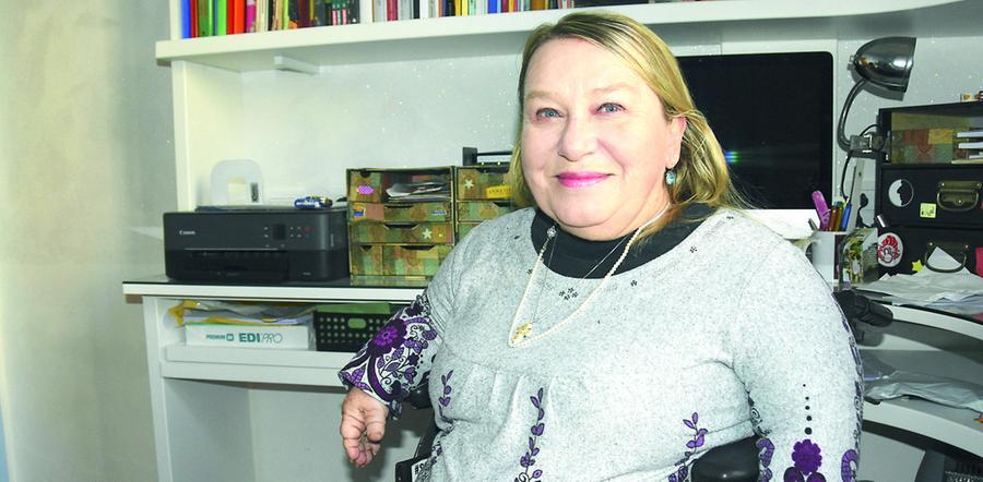 Grosseto, Lorella ha una malattia rarissima ma per i farmaci deve andare a Firenze: «Nelle mie condizioni è impossibile»
