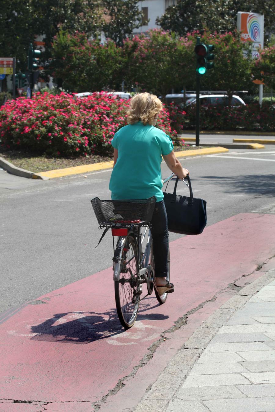 PISTE CICLABILI REGGIO EMILIA in foto PISTA CICLABILE PORTA SAN PIETRO
