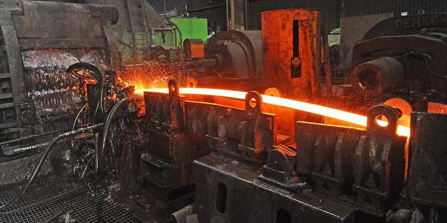 Il treno di laminazione medio piccolo dello stabilimento Jsw Steel Italy (foto Paolo Barlettani)