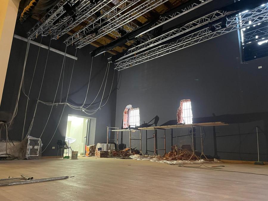 
	Il palco del futuro teatro

