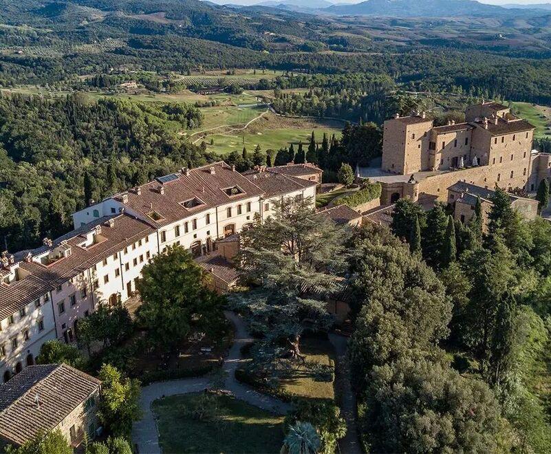 Il borgo di Castelfalfi si prepara a riaprire i battenti