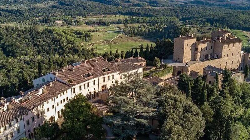 Il borgo di Castelfalfi si prepara a riaprire i battenti
