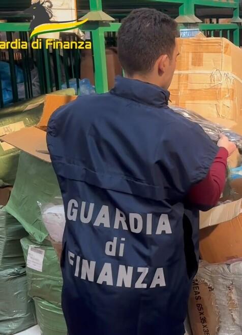 Vignola, duecento operai senza contributi: la Finanza smaschera gli evasori<br>
