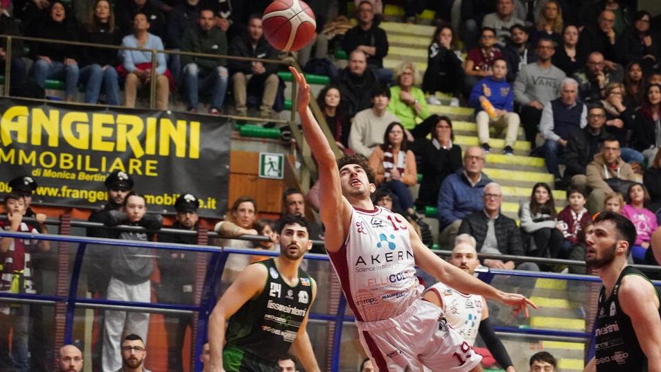 Allinei a canestro qui contro Brianza (foto Silvi)