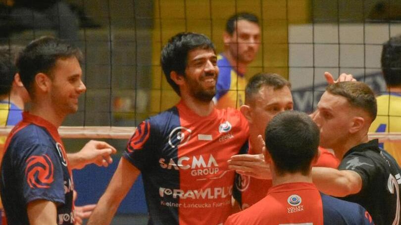 Nella i ragazzi della Sacma festeggiano dopo una vittoria (foto Marco Vedovi)