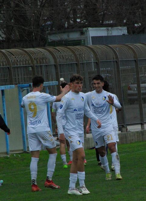 La grinta dei giocatori del Prato nella partita vinta col Certaldo