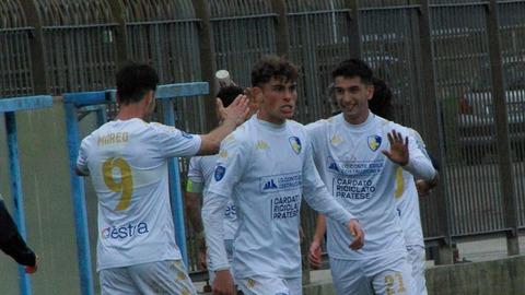 La grinta dei giocatori del Prato nella partita vinta col Certaldo