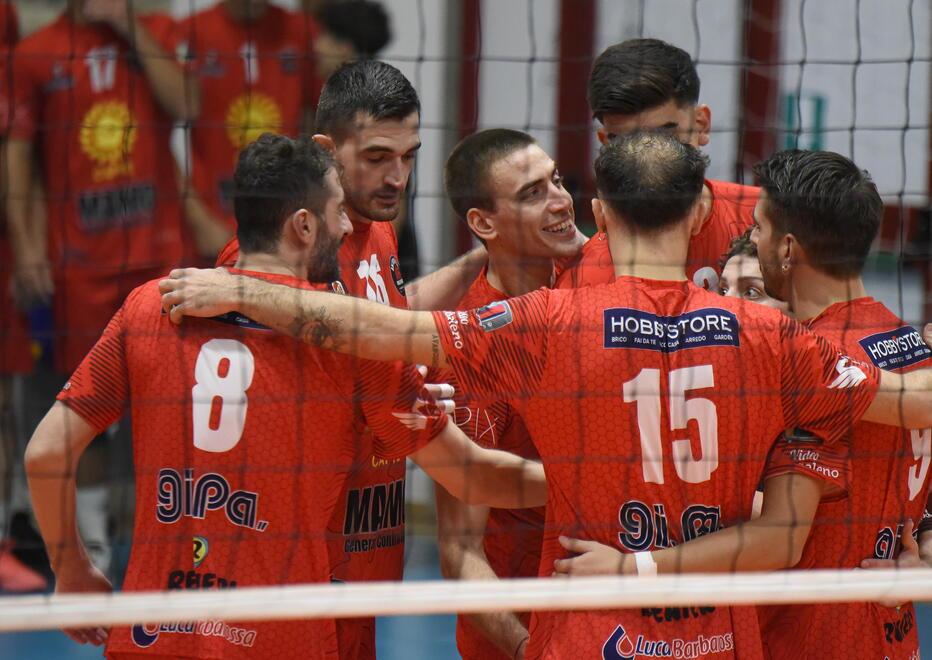 I biancorossi esultano dopo un punto (foto Agenzia Bf)
