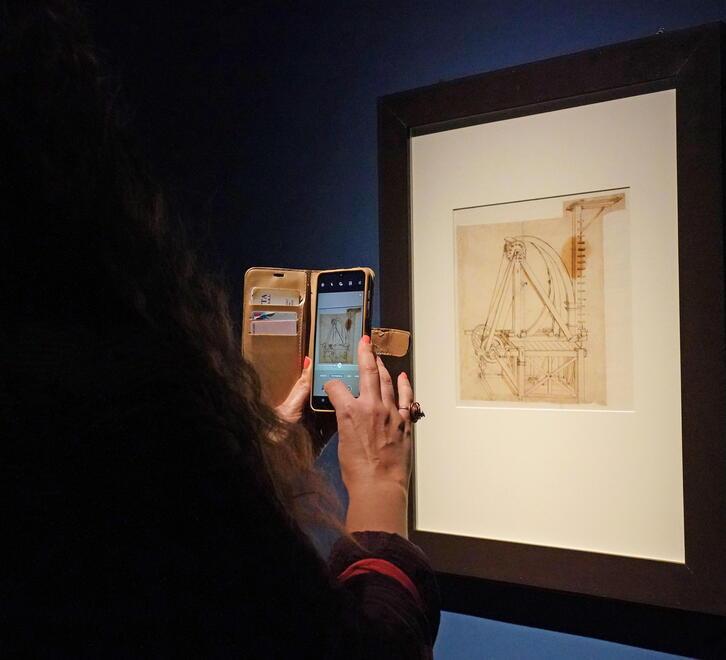 La rivista specializzata stronca la mostra livornese su Leonardo da Vinci: ecco perché
