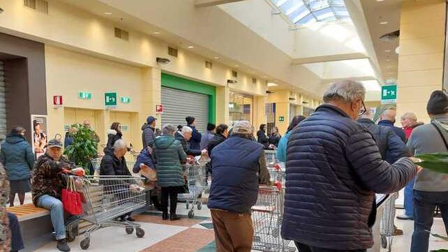 Porto Garibaldi, Conad inaugura il primo iper. Sconti e “assalto” alle corsie