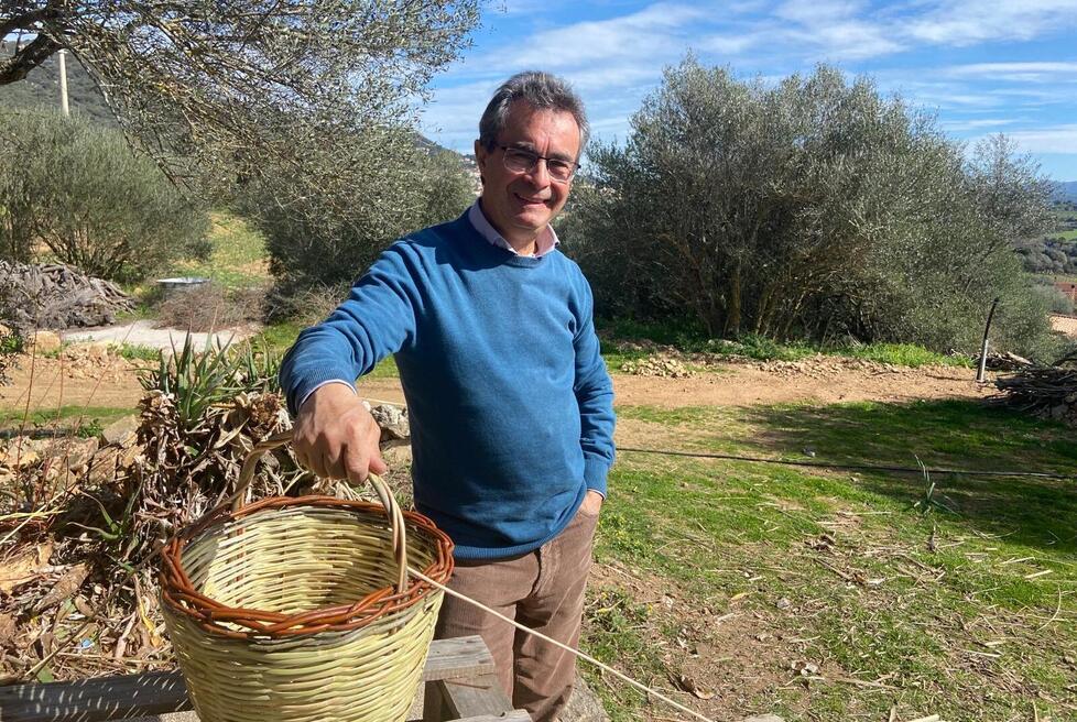 Franco Dente: «Fare cestini mi aiuta a meditare. Vorrei insegnarlo ai giovani»