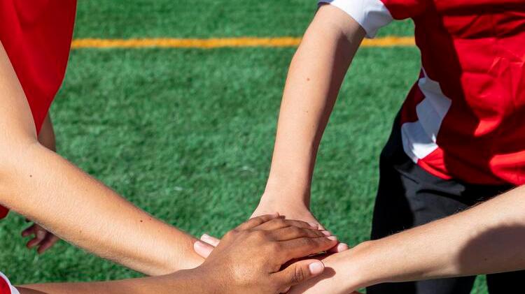 Mio figlio prigioniero della Figc: «Può allenarsi, ma non può giocare»