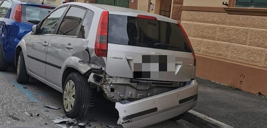 
	L'auto danneggiata

