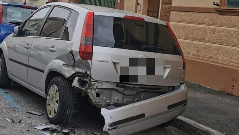 L'auto danneggiata