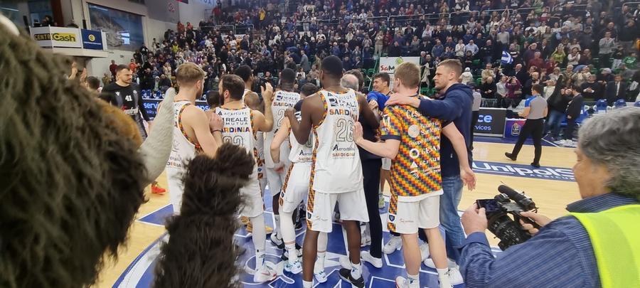 La Dinamo compie l’impresa: battuta la Virtus Bologna