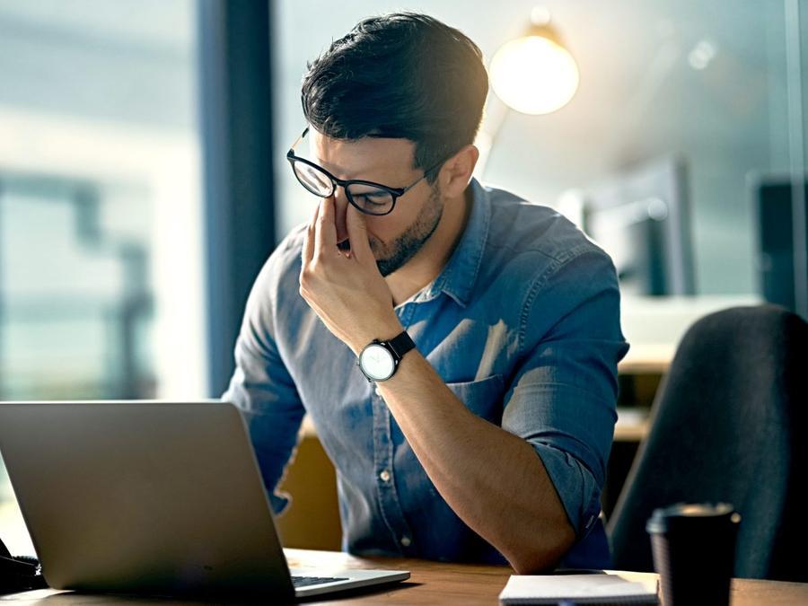 Difficile conciliare professione e vita privata. Il 46% di chi ha figli pensa alle dimissioni