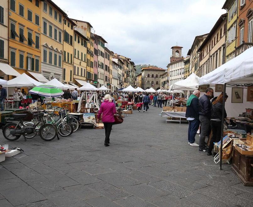 Pescia, via ai lavori in piazza Mazzini