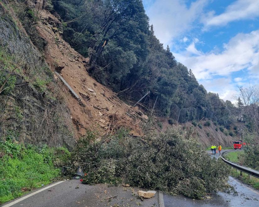 Frana a Vaiano, una strada chiusa mette in crisi il distretto tessile: «50 milioni di danni al giorno»