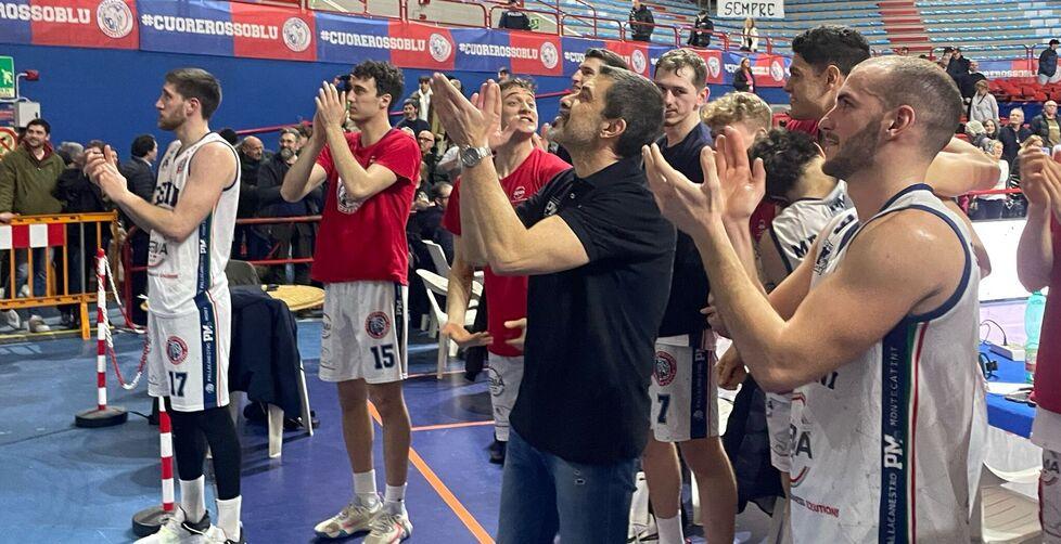 La Gema si "butta" nel Golfo e riemerge con 2 punti di platino<br>
