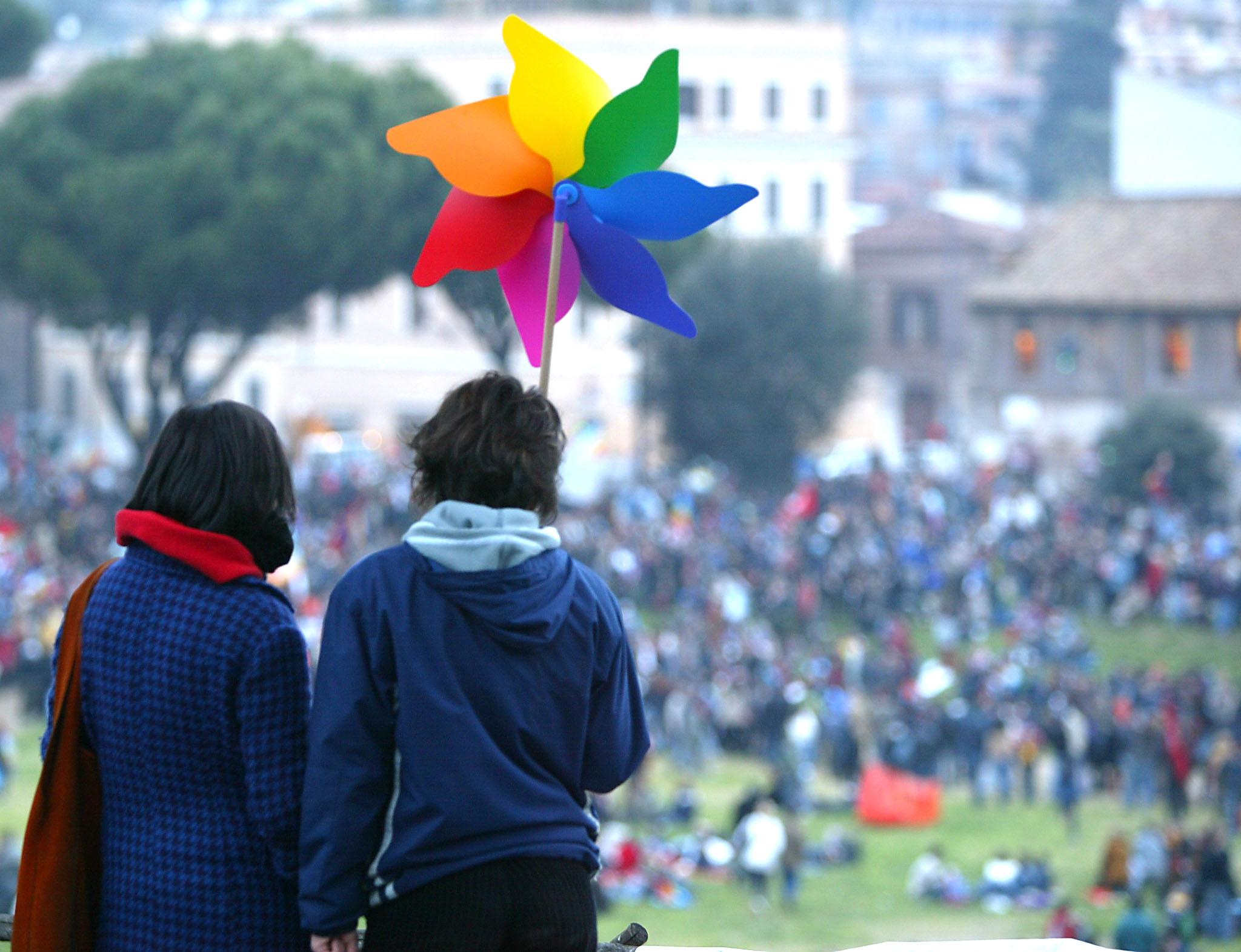 Non ci posso fare nulla, sono nata così e vi spiego perché essere arcobaleno è ancora difficile