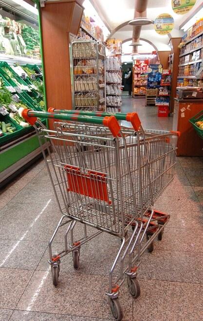 Consumismo male collaterale dei rapporti basati su fama e denaro