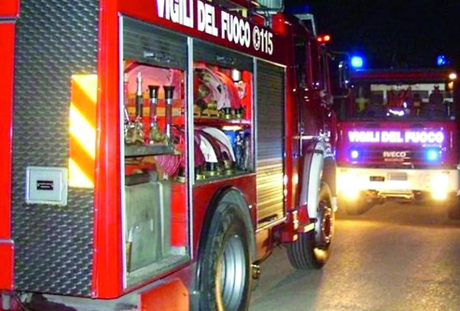 Si stacca il rimorchio dal camion e lo travolge: muore un uomo di 62 anni