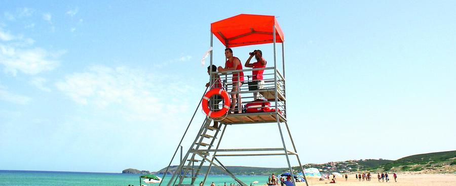 Emergenza, in lidi e spiagge libere i bagnini sono sempre di meno