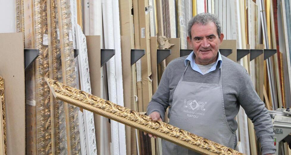 Il maestro corniciaio dice basta: chiude storica bottega di Quarrata