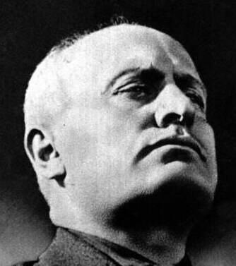 L’ombra lunga del fascismo tra saluti romani e pestaggi