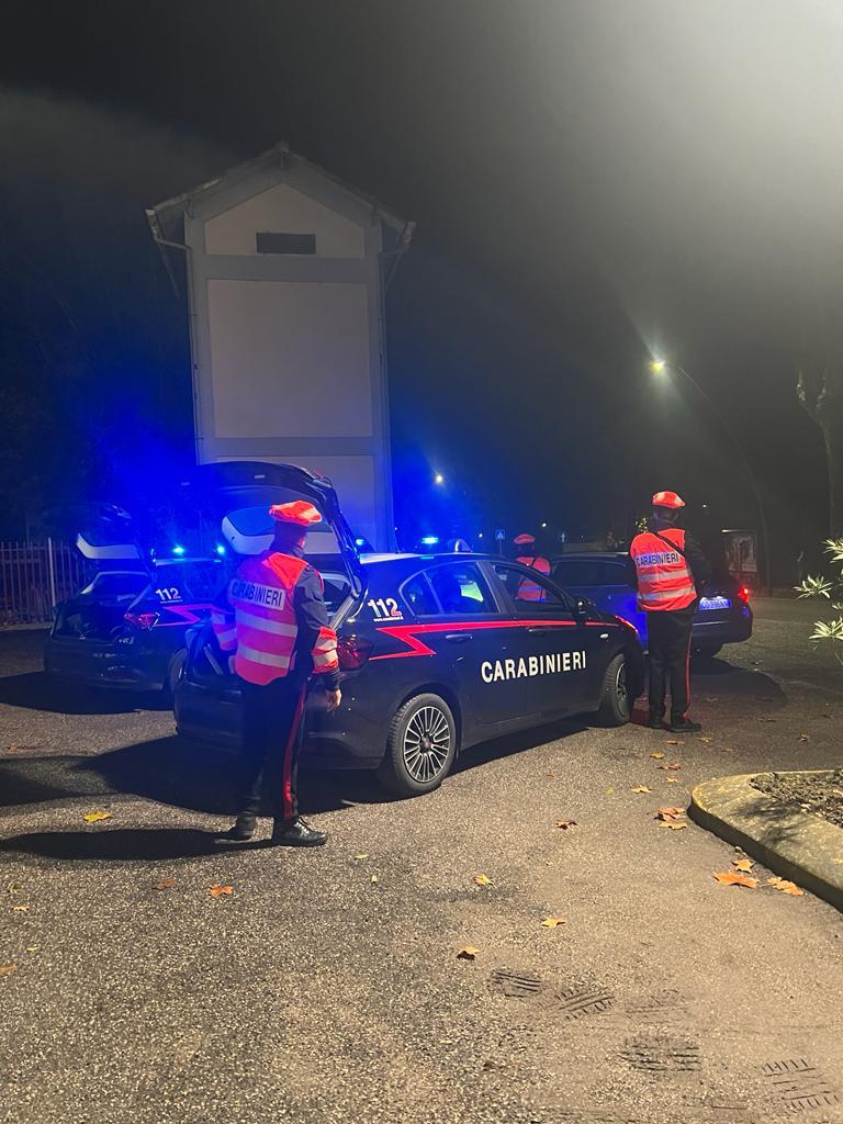 Campogalliano, sedicenne picchiato sotto casa