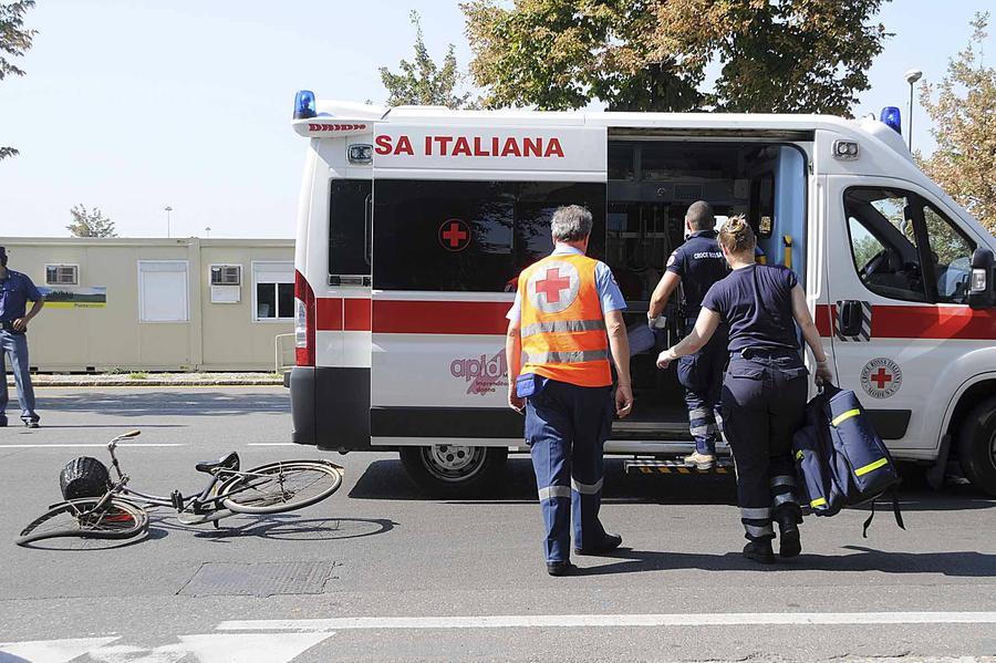 Modena, caccia a volontari per le ambulanze: l’Ausl si affida a studenti Unimore
