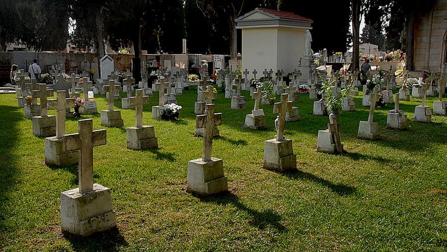 Uno scorcio del cimitero di San Pietro