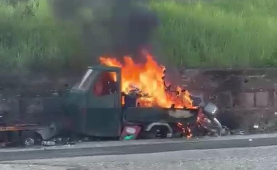 Bosa, distrutta dal fuoco una motocarrozzella Ape