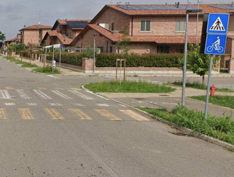 Soliera, cade da solo in bicicletta: 13enne in Rianimazione